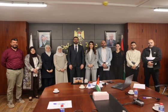 بلدية البيرة ووزارة العمل تبحثان تعزيز التعاون لدعم الابتكار وتمكين الشباب